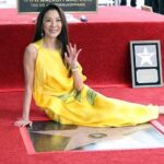 Michelle Yeoh obtiene estrella en el Paseo de la Fama de Hollywood